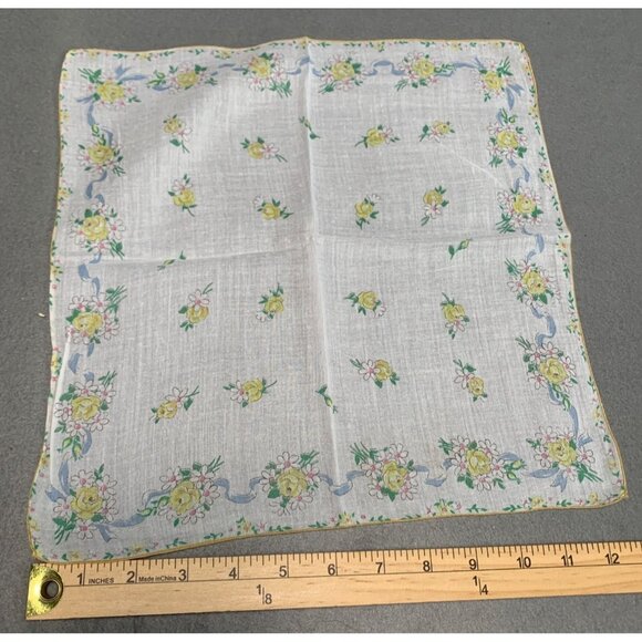 Vintage Floral Handkerchiefs Lot of 8 - Delicate Prints & Lace Edges - Picture 3 of 10
